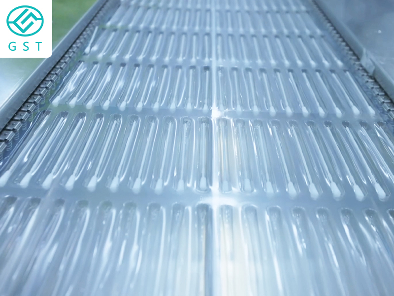 全自动吸塑封口包装机：现代工业中的高效之选